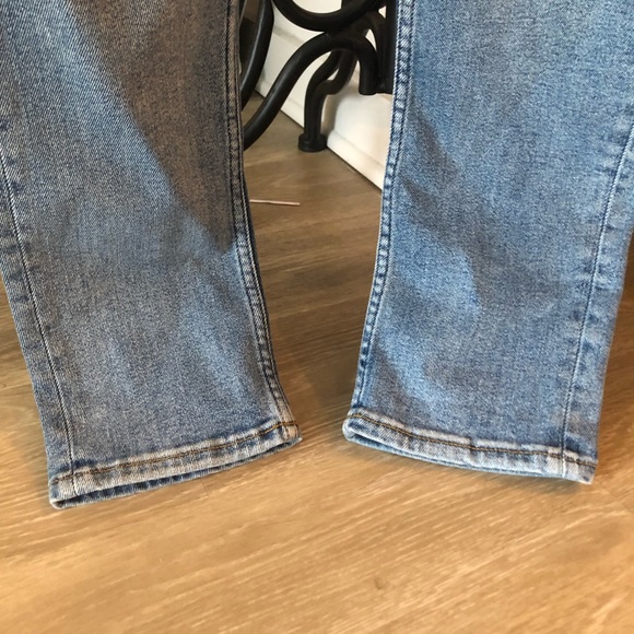 Banana Republic Men's Slim Jeans in Light Blue - Picture 3 of 5